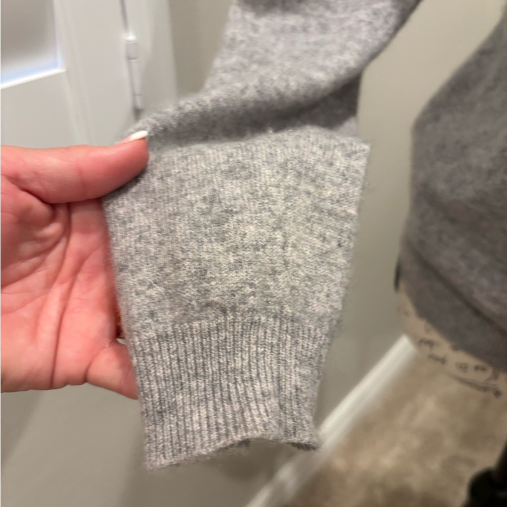 Philosophy Cashmere Light Gray Sweater with Script Beagle Detail - Picture 2 of 4